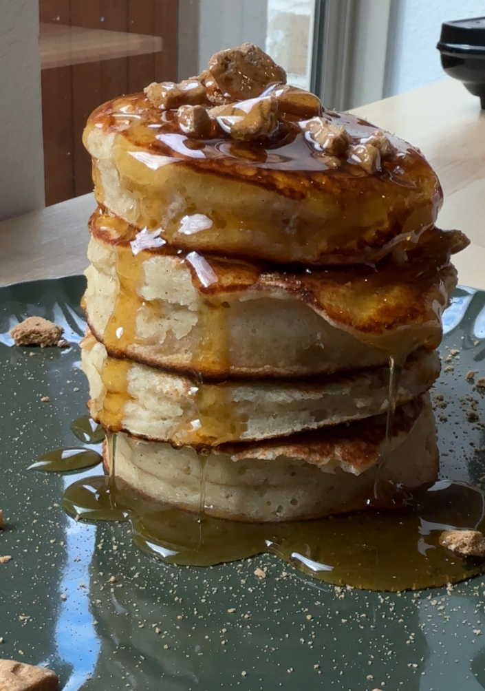 Cottage Cheese Gingerbread Pancakes
