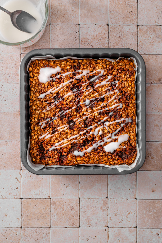 Cinnamon Roll Baked Oatmeal