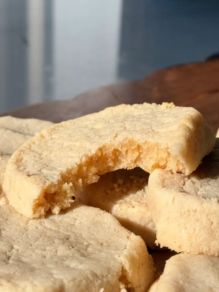 Almond Flour Shortbread Cookies