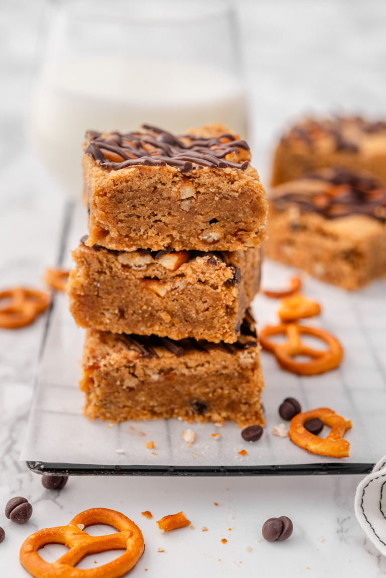 Chocolate Chip Pretzel Cookie Bars