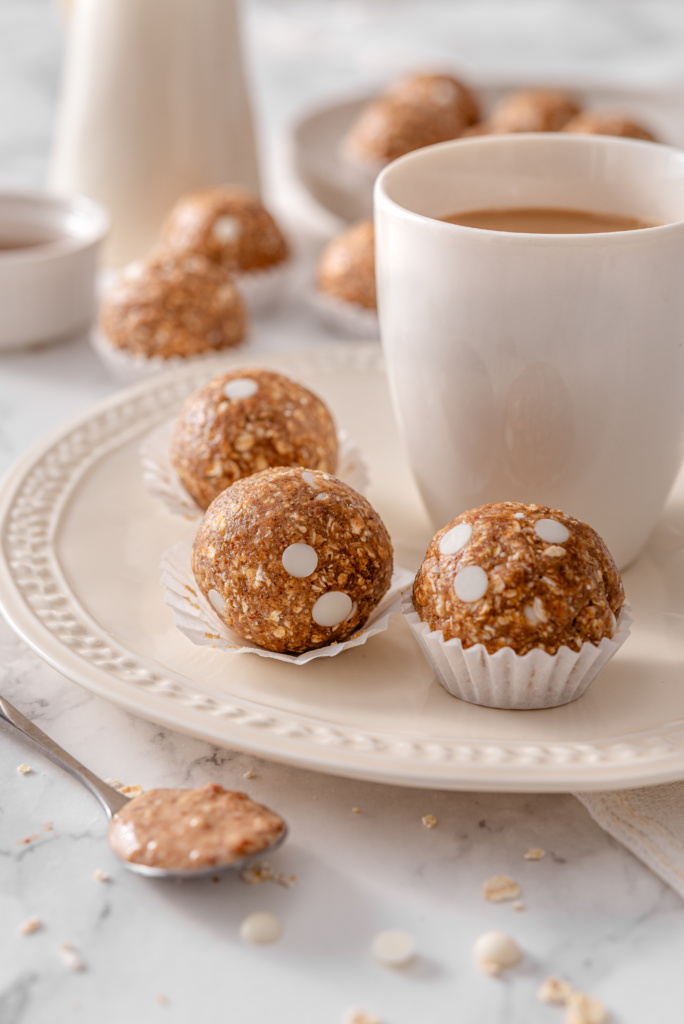 Oatmeal Cream Pie Protein Bites