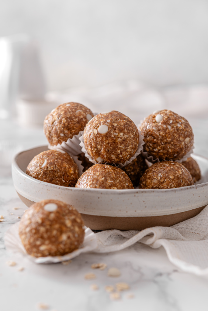 Oatmeal Cream Pie Protein Bites