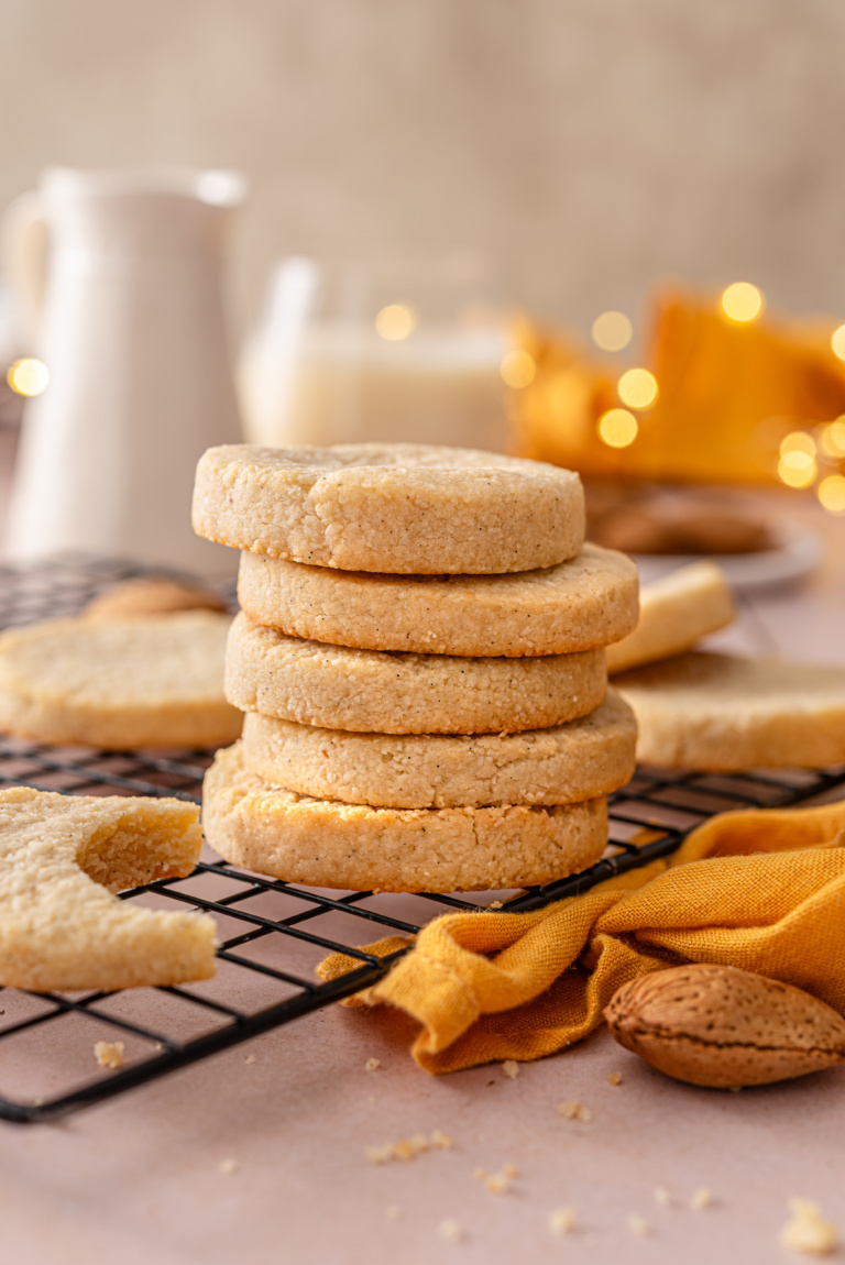 Almond Shortbread Cookies