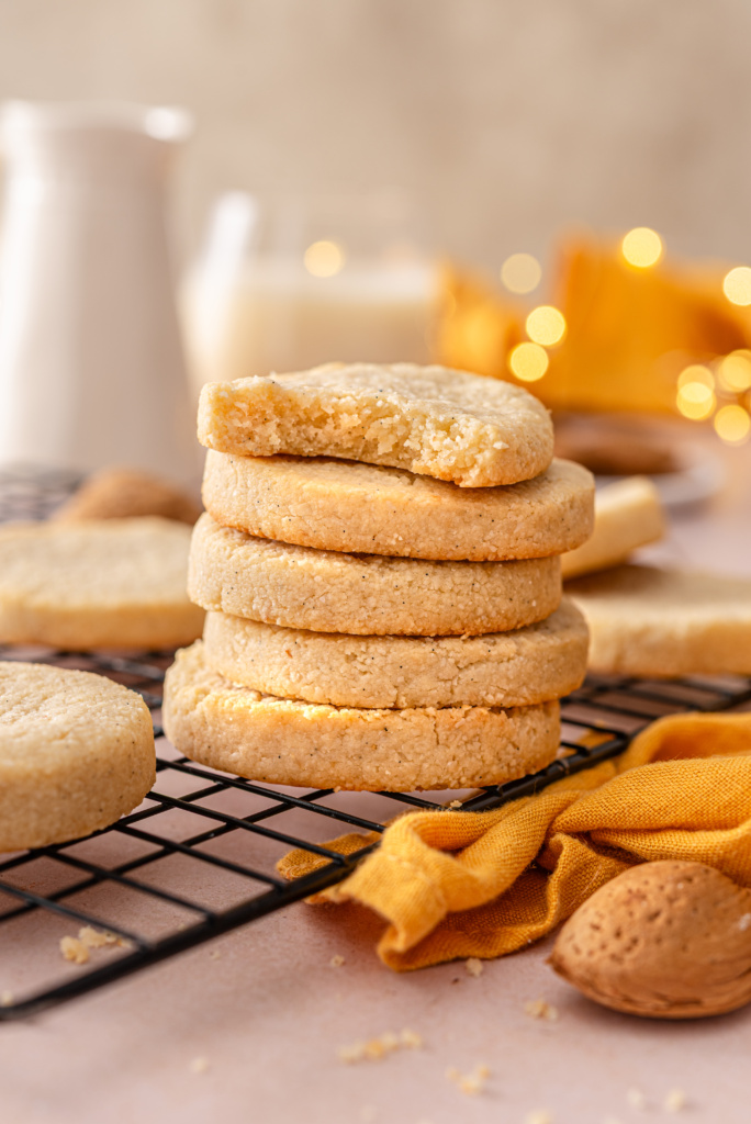 Almond Shortbread Cookies