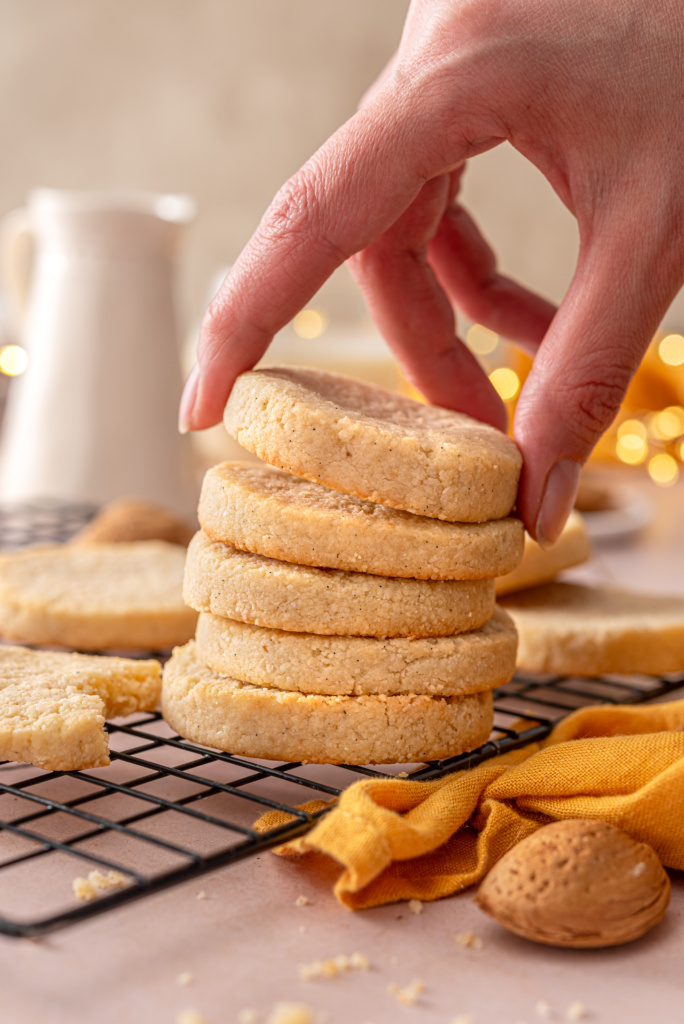 Almond Shortbread Cookies