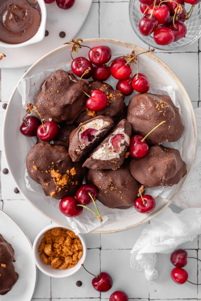 Cherry cheesecake clusters